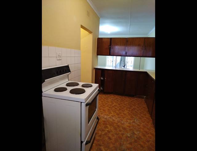2 BEDROOM APARTMENT FOR SALE IN RUSTENBURG CENTRAL